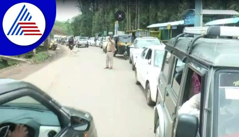 Thousands of tourists visiting to  Chikkamagaluru Heavy traffic jam in Checkpost  gow