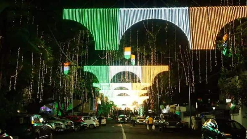 75th Independence Day ತ್ರಿವರ್ಣ ಧ್ವಜದ ರಂಗಿನಲ್ಲಿ ಮುಖೇಶ್‌ ಅಂಬಾನಿ ಅವರ ಆಂಟಿಲಿಯಾ