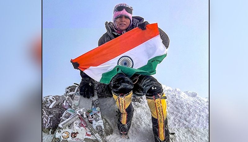 Independence Day 2022: Indian mountaineer Bhawna Dehariya takes tricolour to Europe's highest peak snt