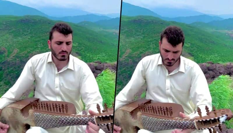 Pakistani musician delights Indians by playing the national anthem on rabab; watch video - gps