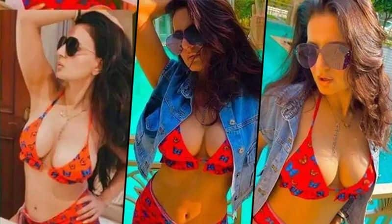 SEXY video and pictures: Ameesha Patel shows off her HOT body, cleavage in bikini; fans don't miss it RBA