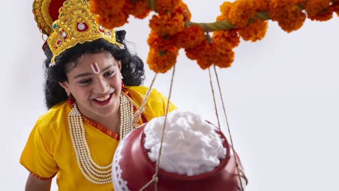 Janmashtami Dahi Handi 2022: जन्माष्टमी से कैसे जुड़ी दही हांडी की परंपरा? जानिए कारण और इतिहास 