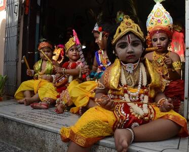 Janmashtami 2022: জন্মাষ্টমীর সেরা ১৫টি শুভেচ্ছা থেকে উক্তি ও ছবি, শেয়ার করুন সকলের সঙ্গে  