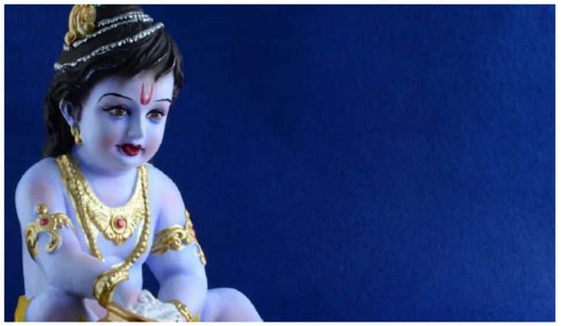 Krishna Janmashtami 2022 5 Things You Should Offer to Lord Krishna For Love And Success skr