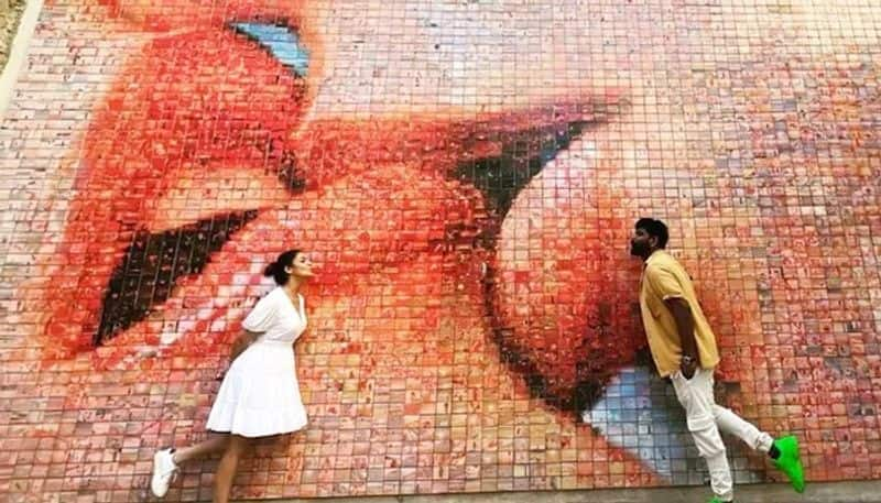 Photos and videos: Nayanthara, Vignesh Shivan's romantic vacay in Barcelona; couple poses at the Kiss Wall RBA