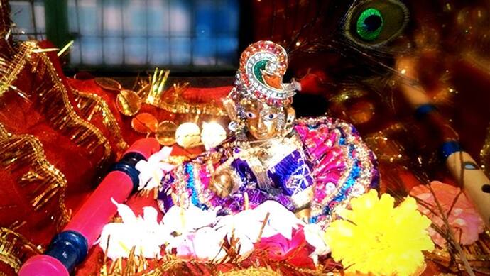 Janmashtami 2022: शुभ फल पाने के लिए जन्माष्टमी पर श्रीकृष्ण को राशि अनुसार किस चीज का भोग लगाएं?