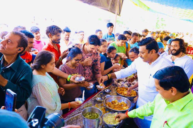 Food safety department has said that medical certificate is mandatory for pani puri shop kak