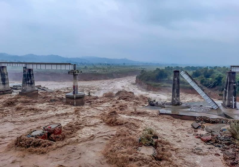 heavy rain in North India, some horrible video of flooded goes viral akb