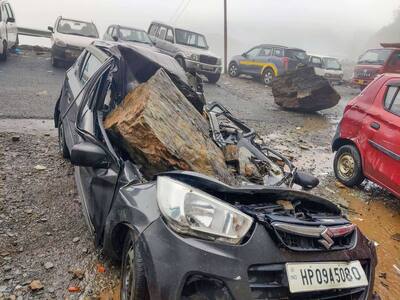  हिमाचल प्रदेश में बाढ़ और लैंडस्लाइड्स से भारी तबाही, वैष्णो देवी यात्रा रोकी गई, देखें चौंकाने वाली तस्वीरें