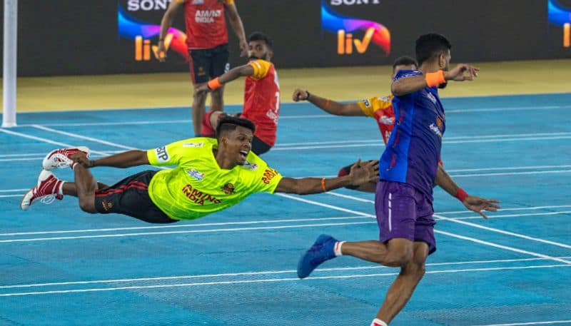 Ultimate Kho Kho 2022 Odisha Juggernauts beat Gujarat Giants by 3 points