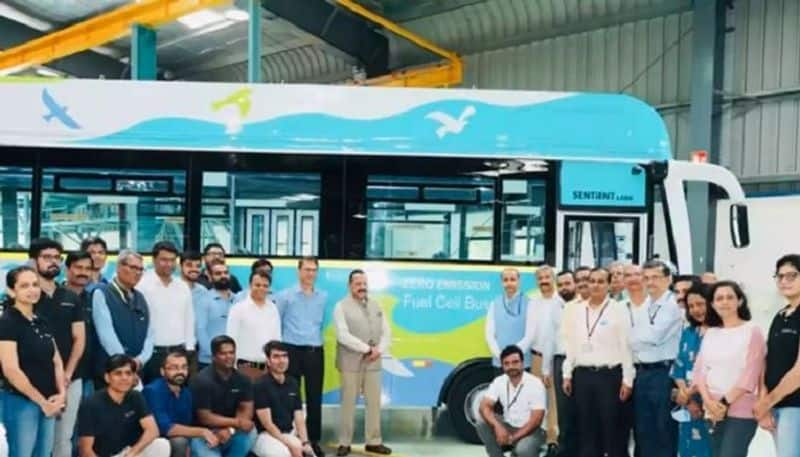 Indias first indigenously developed Hydrogen Fuel Cell Bus introduced, know its features