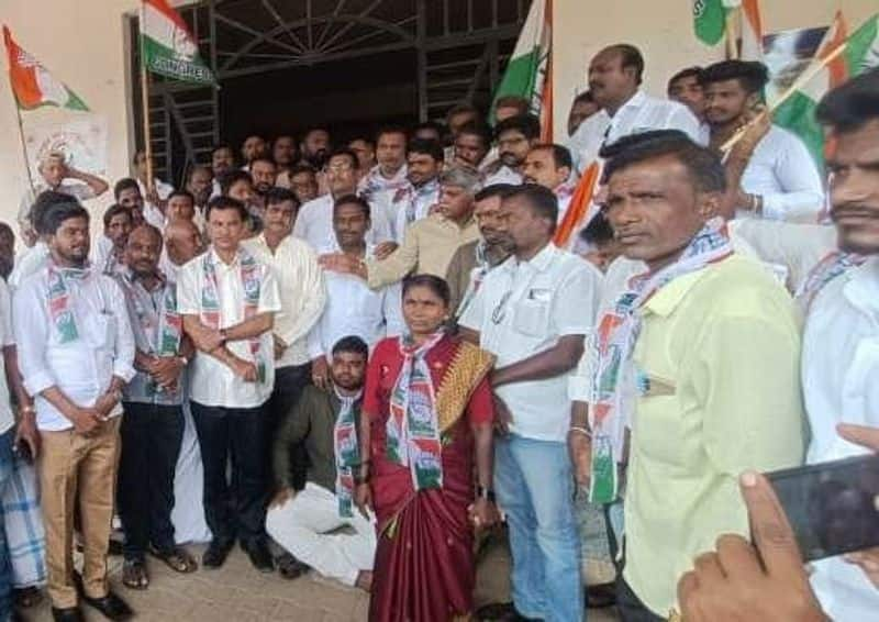 Egg thrown case Congress Protest against at gangawati koppala