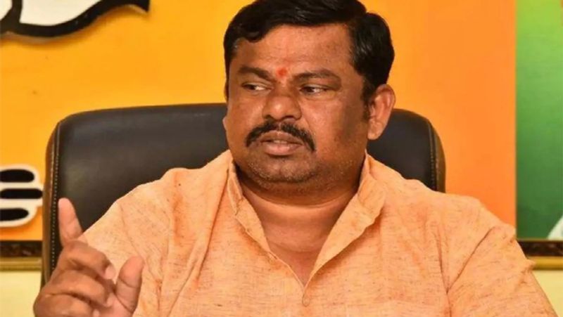 Goshamahal MLA Raja singh Reaches To BJP Office  After Revokes Suspension lns