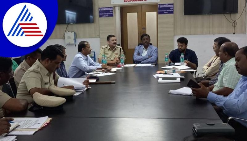 Earthquake background Meeting with district level officials at Vijayapura