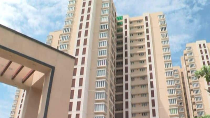 Real estate  magnate commits suicide by jumping from 14th floor in Chennai