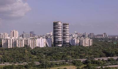 ১২ ধাপে অট্টালিকা ধ্বংসের পরিকল্পনা,  রবিবার সকাল থেকেই টুইন টাওয়ার ভাঙার  প্রস্তুতি 