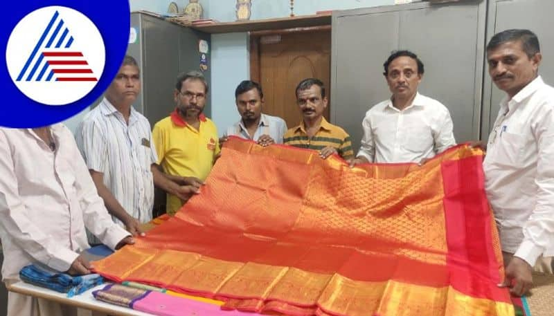 Kamatagi Kanchivaram silk sarees are buying  foreigners bagalkot