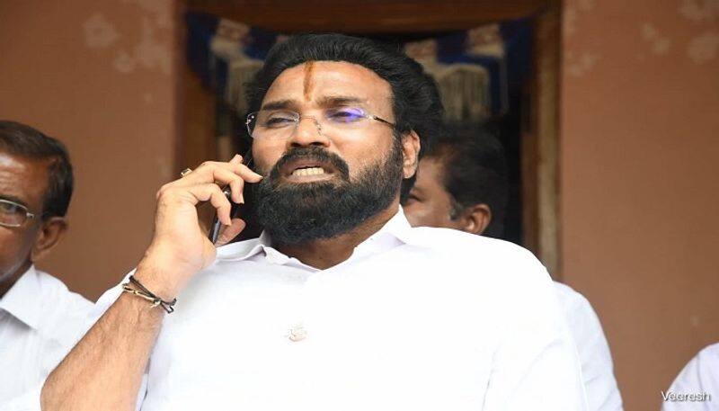 Sriramulu Warns Private Bus Owners Over Ticket Price Hiked For Ganesh festival rbj 