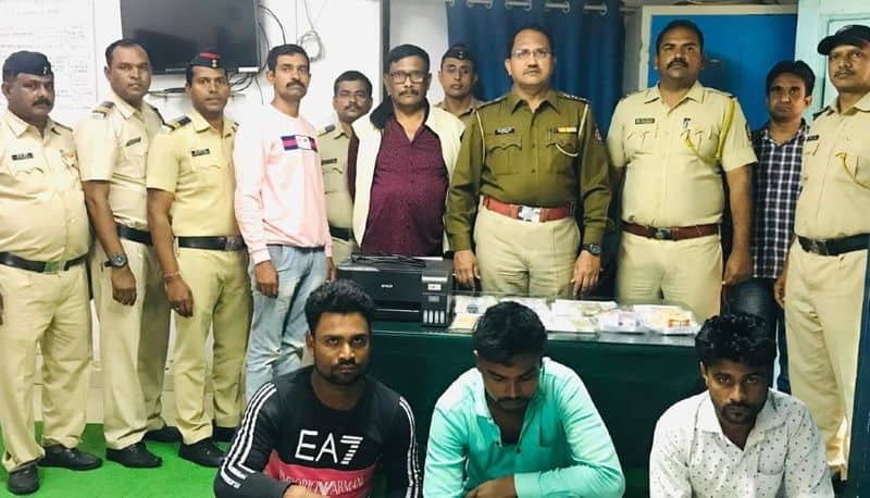 Fake Currency Gang including one from Chikkodi Arrested by Maharashtra police mnj 