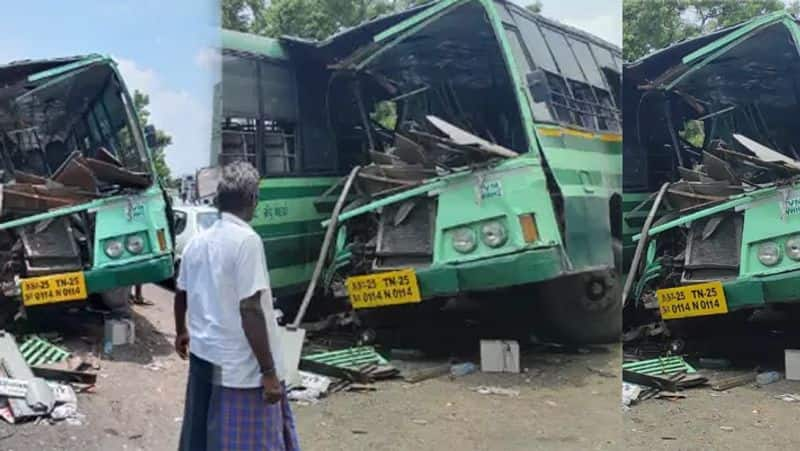 Two government buses collided head on.. 40 people injured