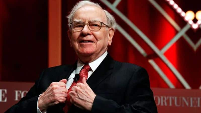 Berkshire Hathaway nears $1 trillion market value