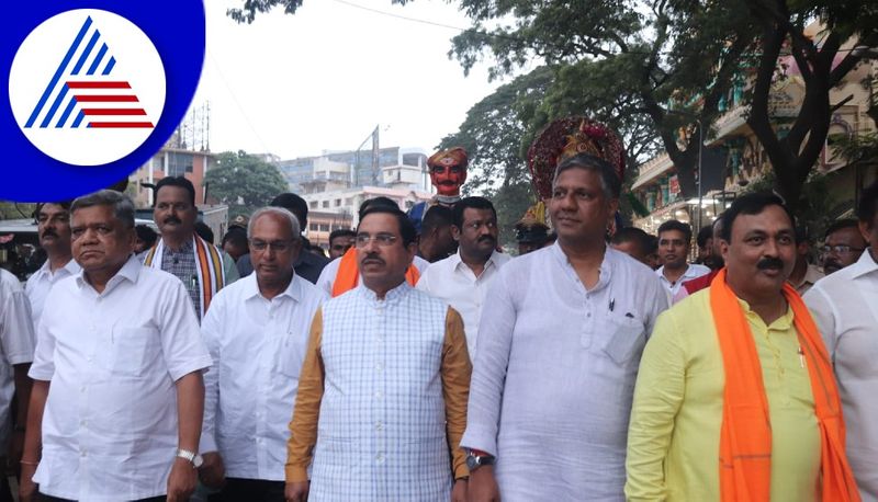 Ganeshotsava in Hubballi Edga Maidan in the leadership of Union Minister Pralhad Joshi gvd