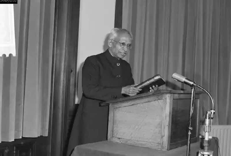 Teachers Day 2024: Who was Dr Sarvepalli Radhakrishnan? Know Interesting facts about the first Vice-President of India RBA