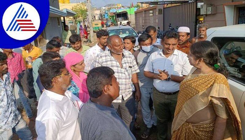 Dissatisfaction of Flood Victims Against MLA Anitha Kumaraswamy in Ramanagara grg