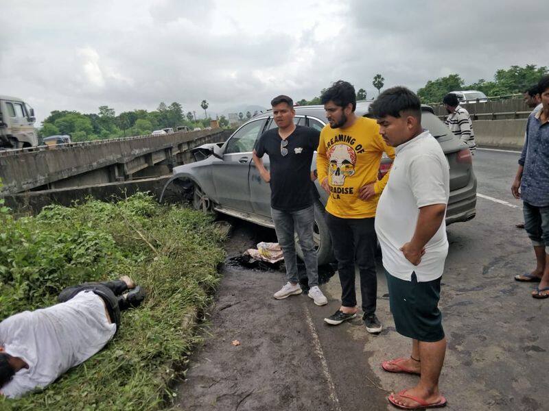 former chairman of tata sons cyrus mistry dies in road accident