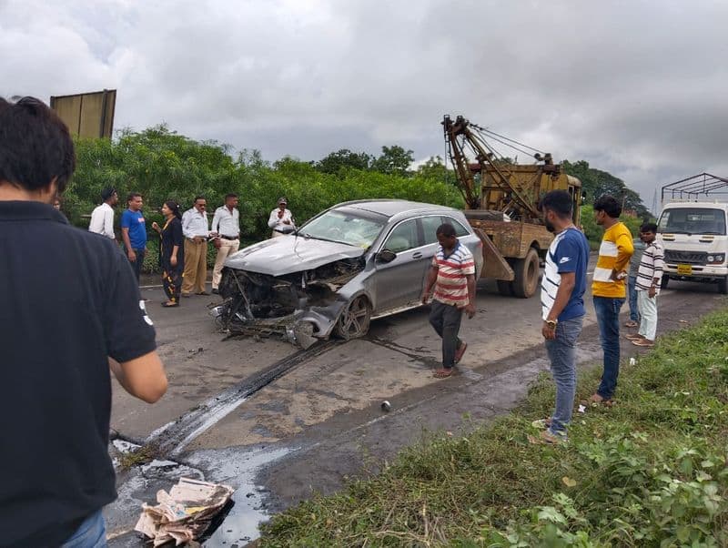 former chairman of tata sons cyrus mistry dies in road accident