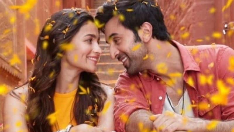 Ranbir Kapoor and Alia Bhatt: Their First Meeting, Age Gap, and How Marriage Changed Their Lives JmS