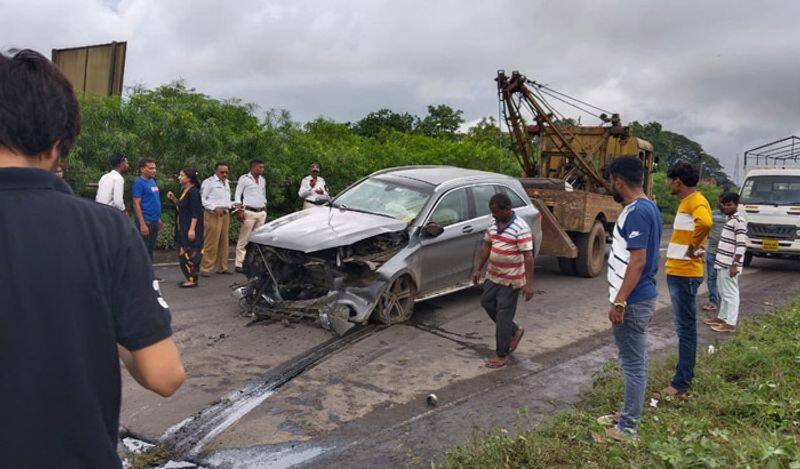 Cyrus Mistry's car blew up Even safety features of expensive SUV could not save life