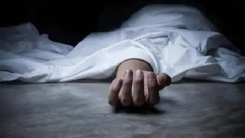 Daughter runs away with lover father commits suicide in Mandya mnj 