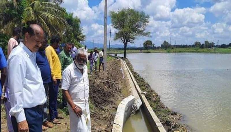 Katte Ganiganur small irrigation canal is a poor case and an attempt is made to close it gvd