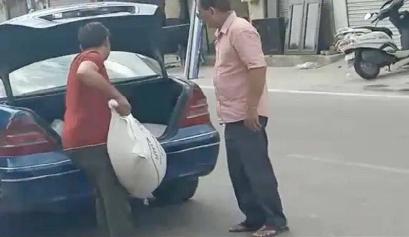 person came in bence car to buy ration at punjab