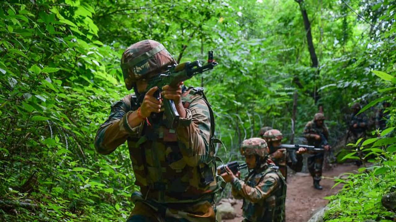 Fourth casualty in Anantnag encounter; Army vows not to spare terrorists
