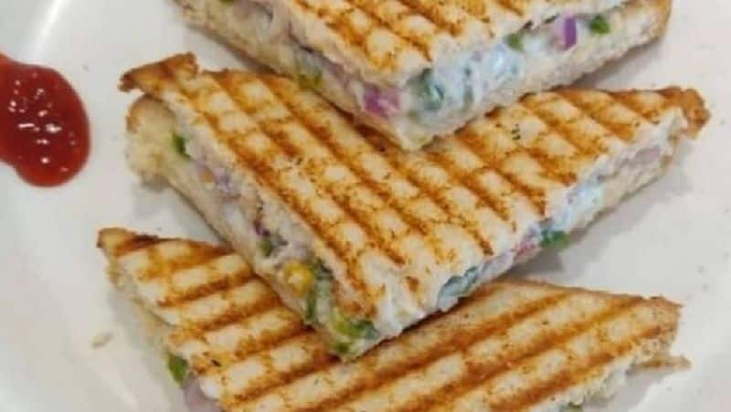 A curd sandwich is perfect for a quick breakfast