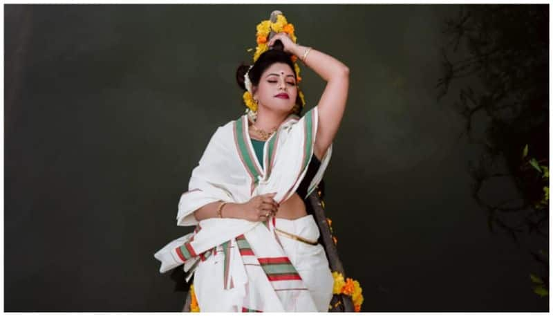 Iniya viral photoshoot in kerala traditional dress