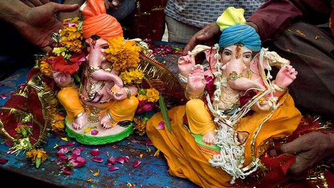 Ganapati Visarjan 2022: ये मंत्र बोलकर करें गणेश प्रतिमा का विसर्जन, आपकी हर परेशानी ले जाएंगे बाप्पा