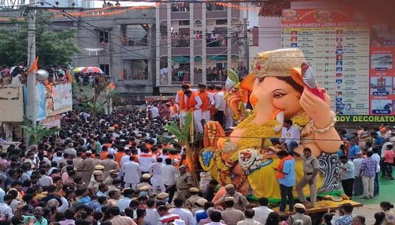 Hyderabad Balapur Ganesh Laddu Auction Rs 24.60 lakh