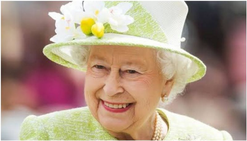 Sushmita Sen, Riteish Deshmukh and other Bollywood celebs mourn the demise of Queen Elizabeth II sgk