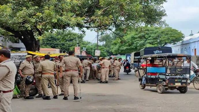 मस्जिद के दो पक्षों के बीच विवाद होने पर महिलाओं ने किया था ऐसा ऐलान, भारी संख्या में पुलिस फोर्स है तैनात 