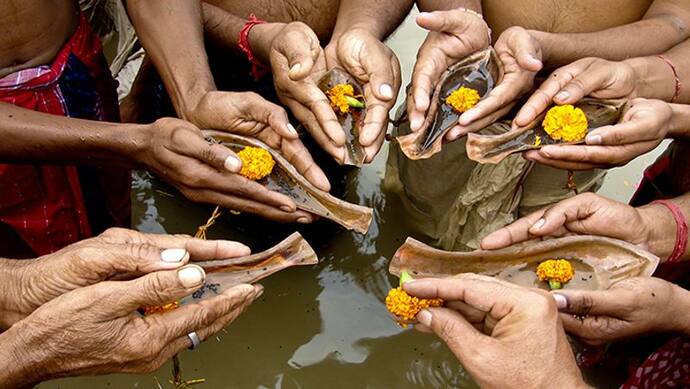 Pitru Paksha 2022: पितृ ऋण से मुक्त होने का महीना है आश्विन, इसी महीने में क्यों आता है श्राद्ध पक्ष?