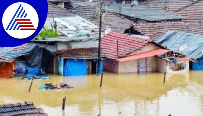 Karnataka Floods victims tear up in front of officials bengaluru rav