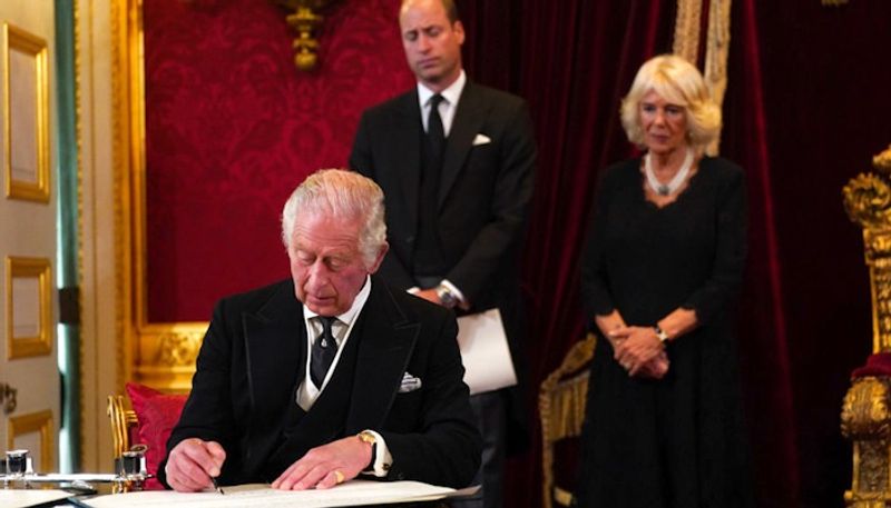 King Charles III proclamation: Use of ink pot gifted by Prince William and Harry seen as show of support? snt