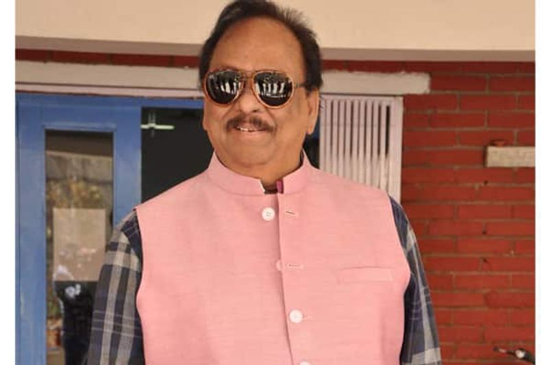  last rites of Krishnam Raju will be performed at Kanakamamidi Farm House  