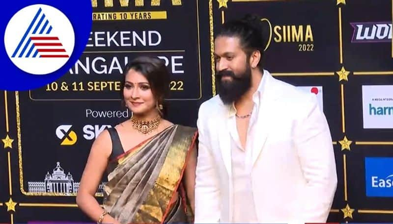 Kgf fame Yash and wife Radhika Pandit in Siima 2022 awards vcs 