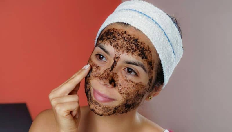 Try coffee face pack to keep your skin fresh!