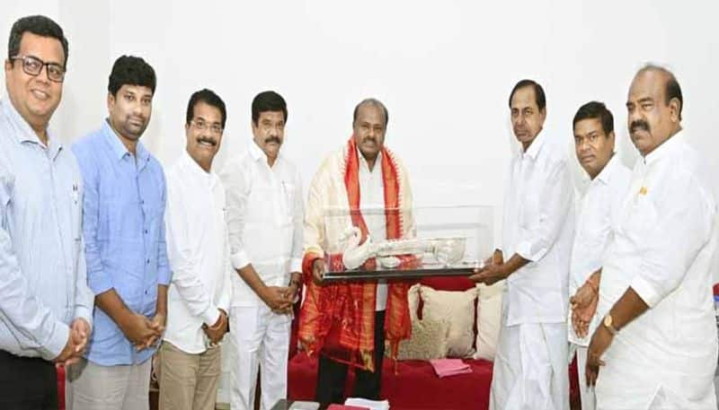 KCR preparing New National Political Party Agenda