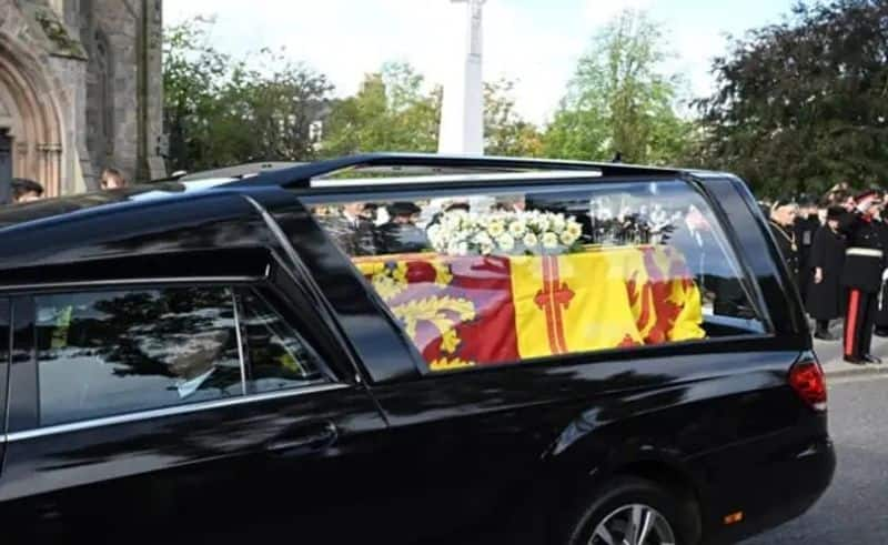 Elizabeth II body leaves Balmoral Castle for Edinburgh